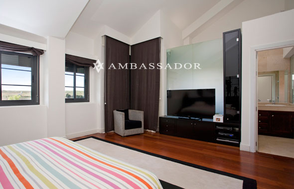 Ambassador real estate Dormitorios en suite con vestidor