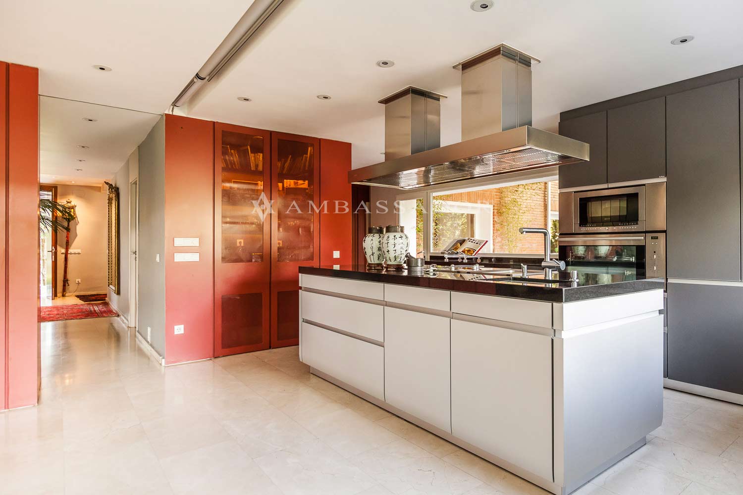 Ambassador. Referencia C18785.Página 3.