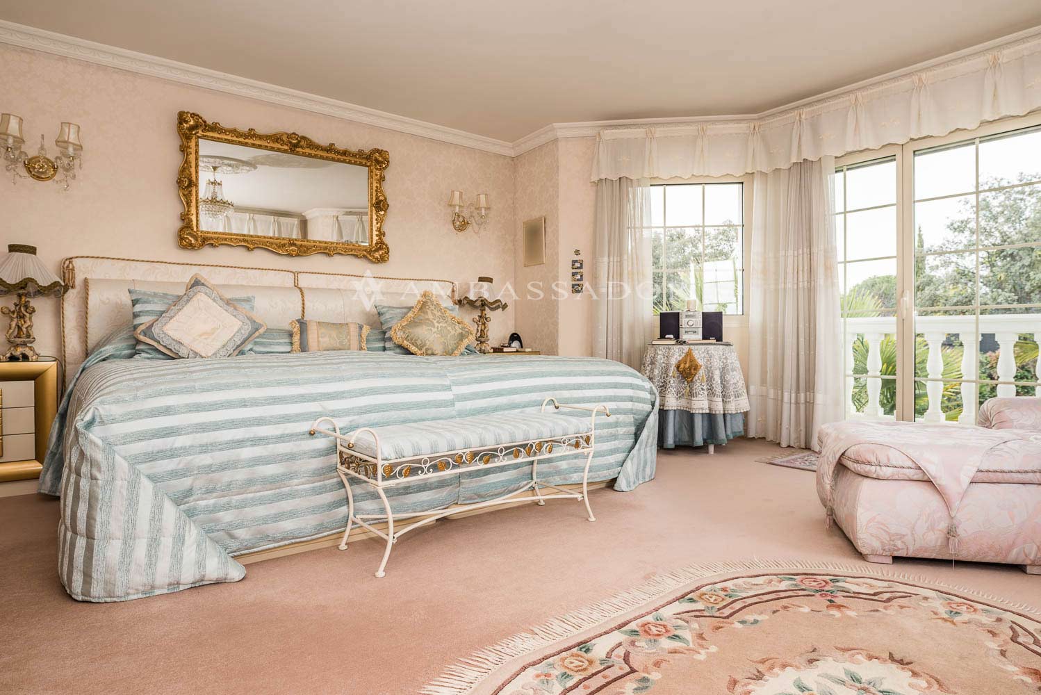 Ambassador. Referencia C19234.Página 4.