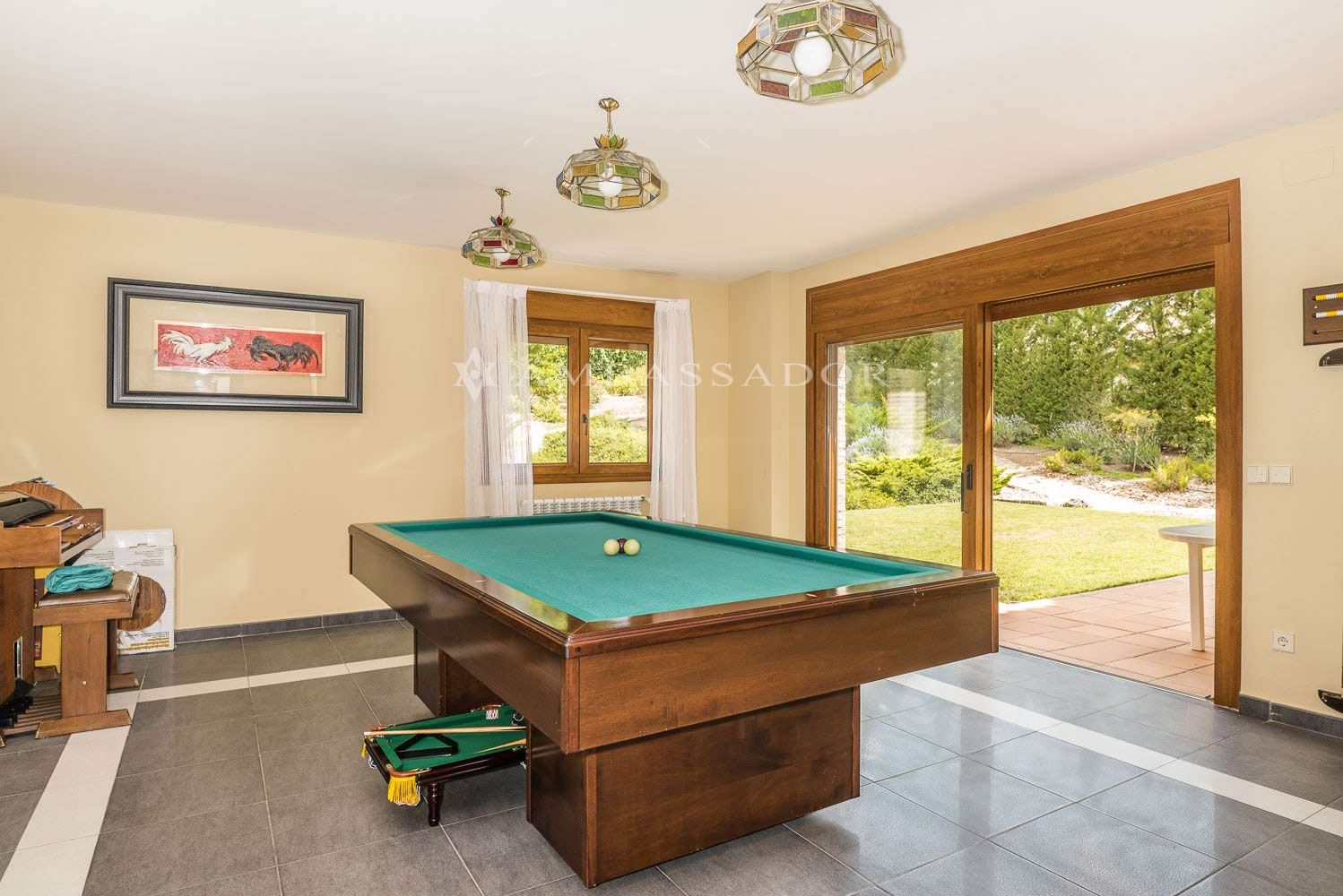 Ambassador. Referencia C19302.Página 2.