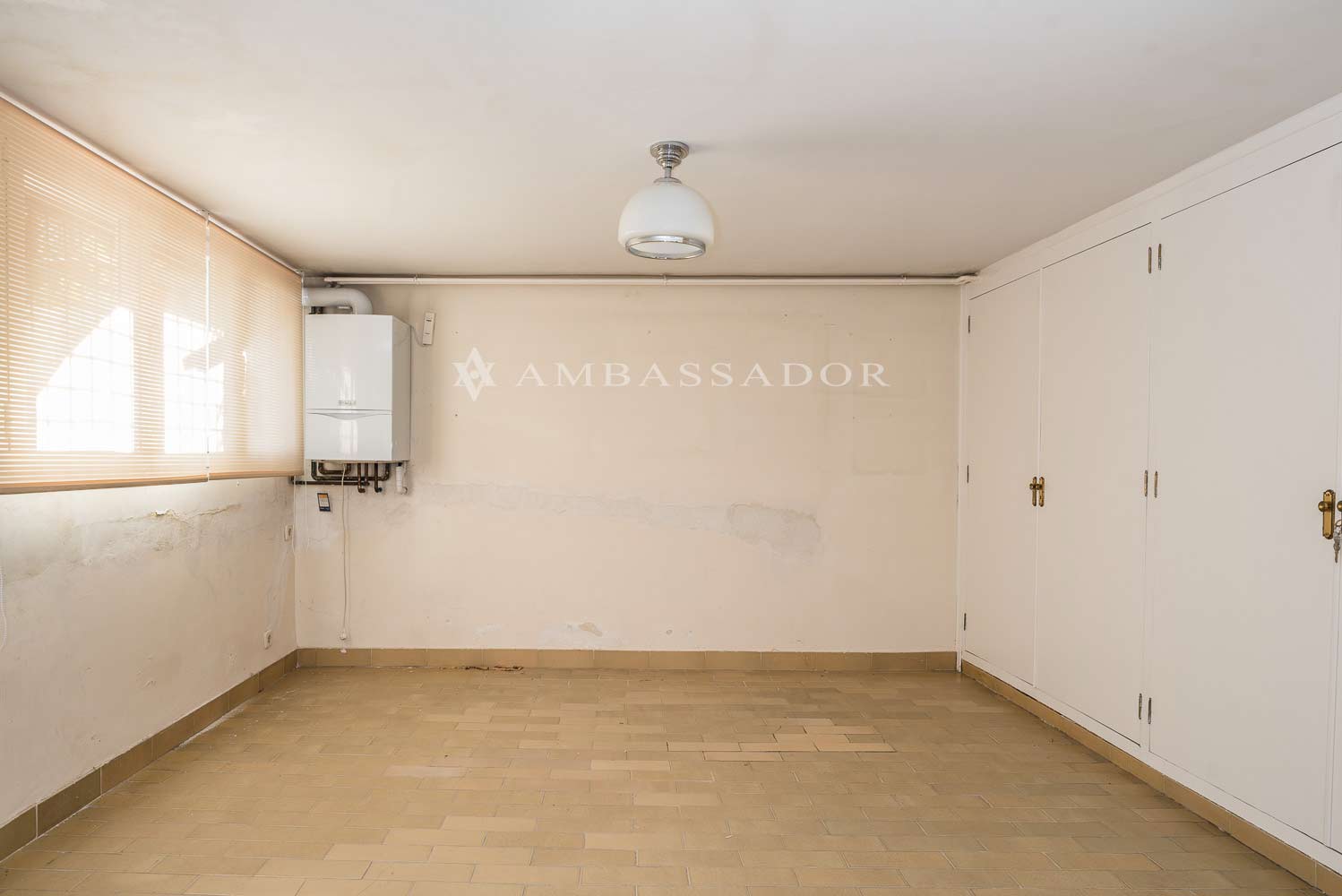 Ambassador. Referencia C19455.Página 4.