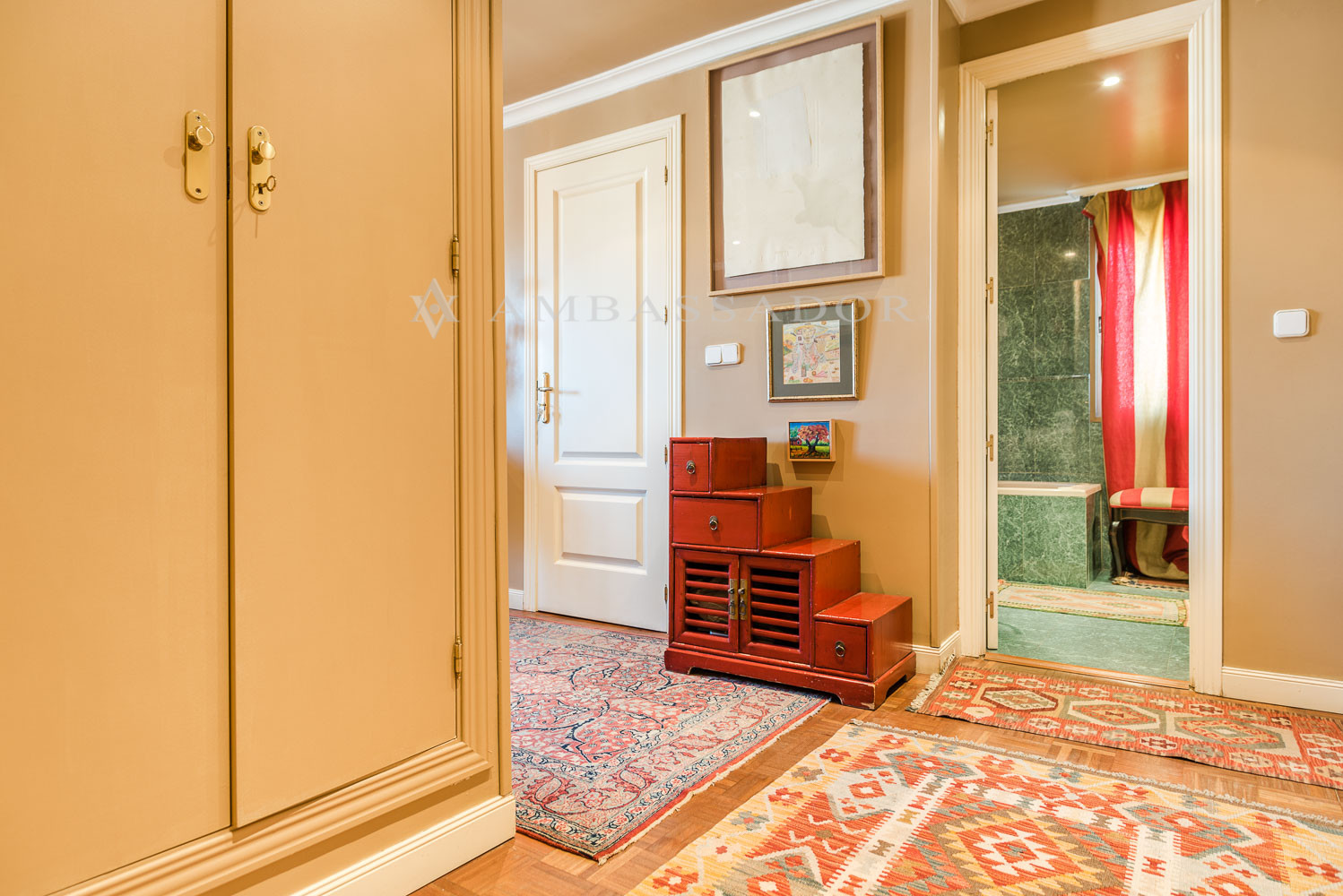 Ambassador. Referencia P10024.Página 3.