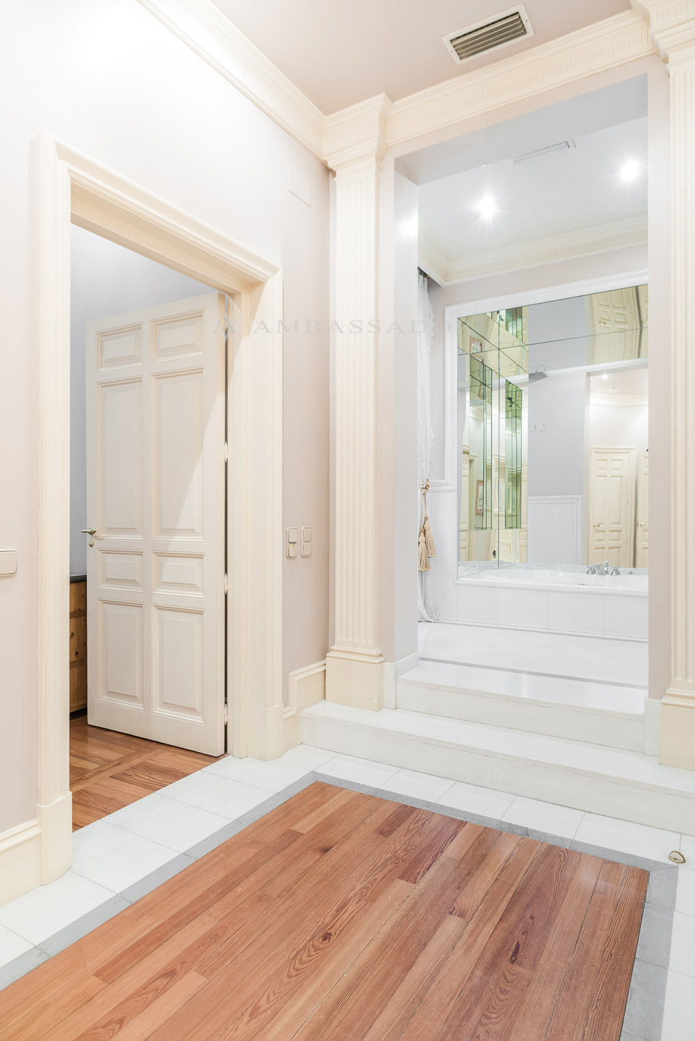 Ambassador. Referencia P11691.Página 3.