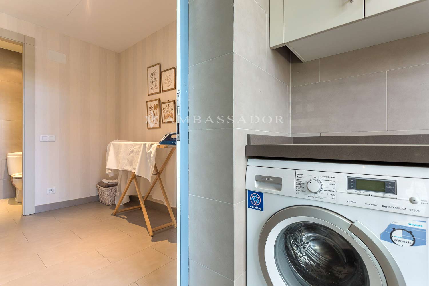 Ambassador. Referencia P18545.Página 1.